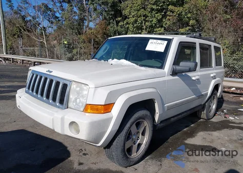 2010 Jeep Commander Sport из США, поврежденный, VIN 1J4RG4GK4AC106902